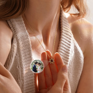 Customized photo sunflower projection pendant necklace
