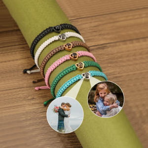 Customized photo heart-shaped bracelet with hand string