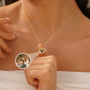 Customized photo heart-shaped projection pendant necklace