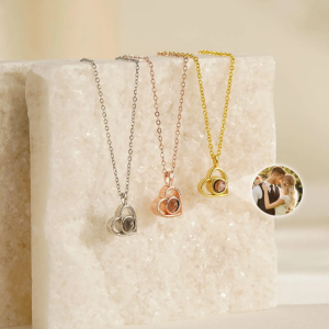 Customized photo heart-shaped projection necklace